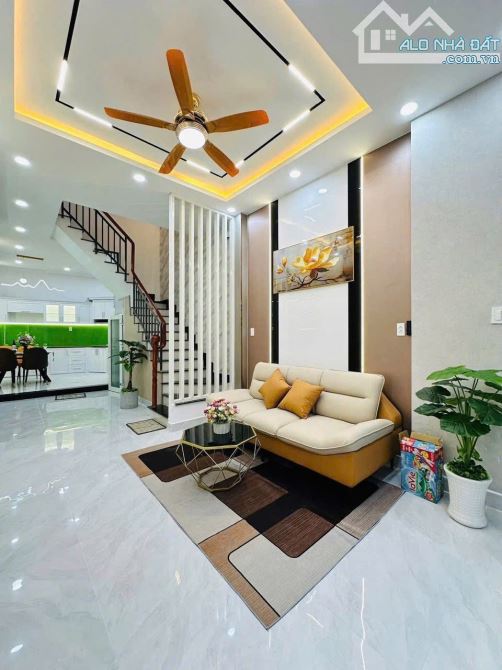 GỒNG LÃI NGÂN HÀNG BÁN GẤP NHÀ NGUYỄN CỬU VÂN, P17, BÌNH THẠNH. GIÁ 5,55 Tỷ - 2