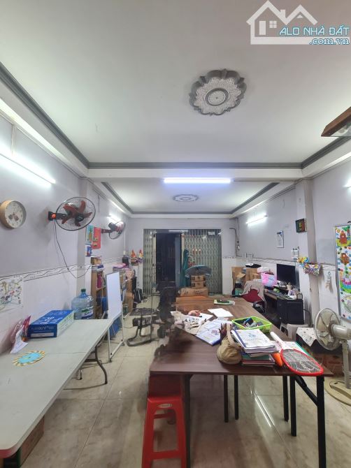 Bán nhà đẹp Q8 giá 4 tỷ hẻm 4m gần mặt tiền Bình Đông (p14 cũ). SHR 40m [4m × 10m] - 2