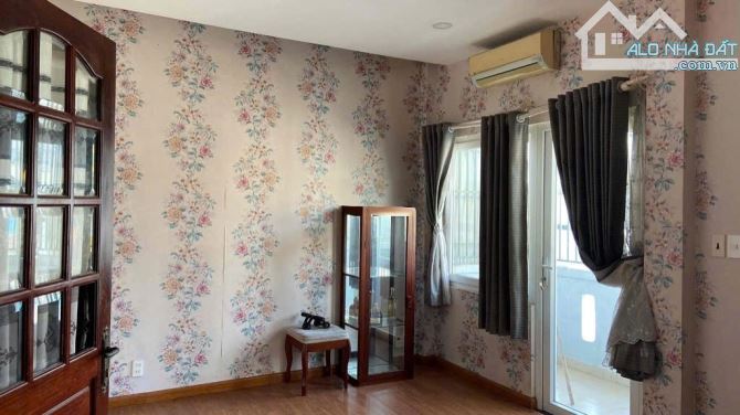 Nhà khu bên sông mát mẻ, 6x20, 1 trệt 2 lầu, 3pn 4wc, sẵn máy lạnh, sân đậu oto thoải mái - 2