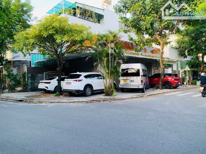 Cần tiền bán gấp GÓC 2 mặt tiền 133m2 ngang 7m chỉ 5,x tỷ cạnh Cao Đẳng Y Dược Đà Nẵng - 2
