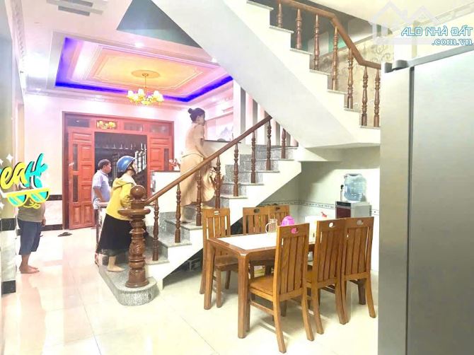 Bán nhà 2 tầng dt 5x 20 phương đông hoà  sát làng đại học Quốc gia - 2