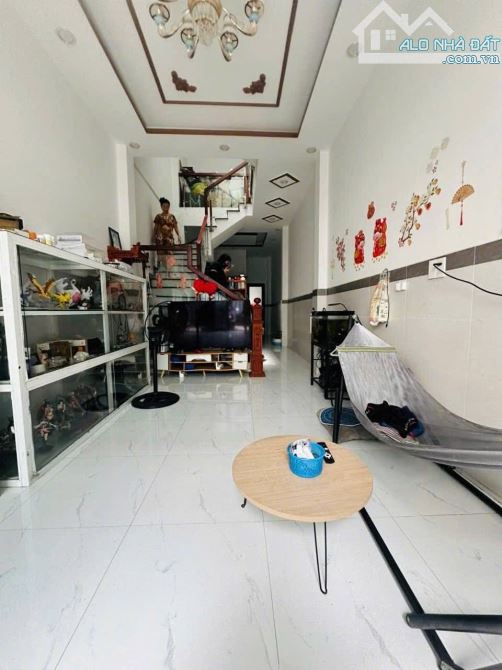 Bán gấp nhà 3 tầng,72m2 sát bên chợ Xóm Mới,P.16,Gò Vấp:nhỉnh 5 tỷ - 2