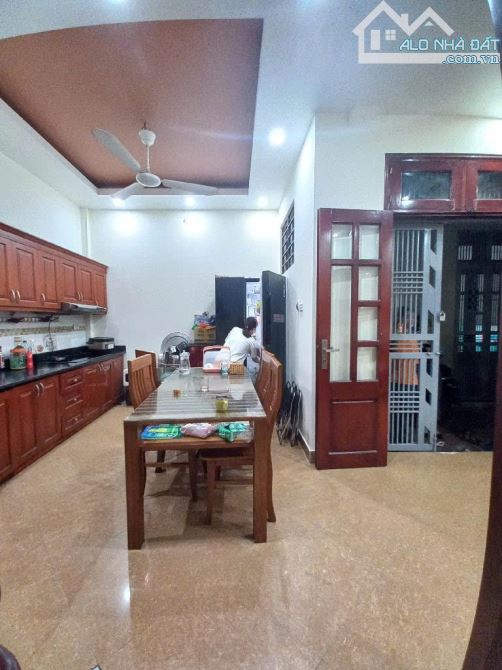 Bán nhà đẹp Trường Chinh, ở ngay, tặng 80% nội thất, 45m2 - 4 tầng. - 2