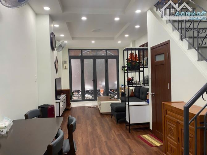 Quận 10 Ngô Quyền nhà mới 3 tầng 4PN giá chỉ hơn 6T. - 2