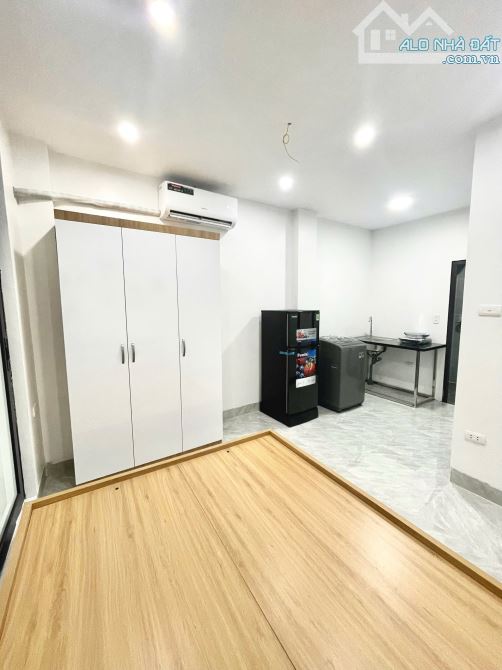Nhà mới dòng tiền, 8 phòng khép kín, 2 thoáng, sổ đỏ vuông đẹp. Giá 9 tỷ - 2