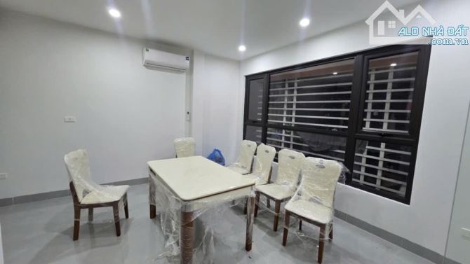 DỊCH VỌNG – 6T THANG MÁY - GẦN PHỐ - KINH DOANH – 40M² – 9.5 TỶ (DCG91573) - 2