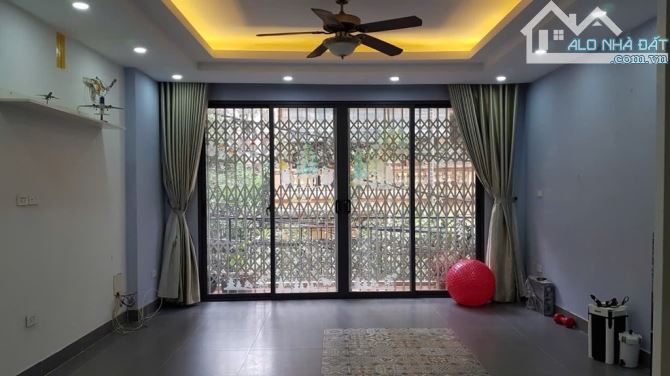 KHU VIP – 1 NHÀ RA PHỐ – TRUNG TÂM NAM TỪ LIÊM – Ô TÔ – THANG MÁY - 2