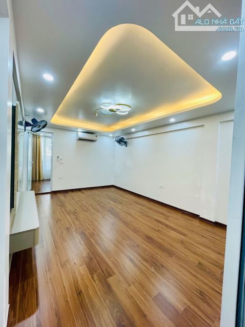 BÁN GẤP TẬP THỂ VIP1 – TẦNG 4, NN & PTNT, 27 CÁT LINH, ĐỐNG ĐA. 90M² – 3PN. 5,3 TỶ - 2