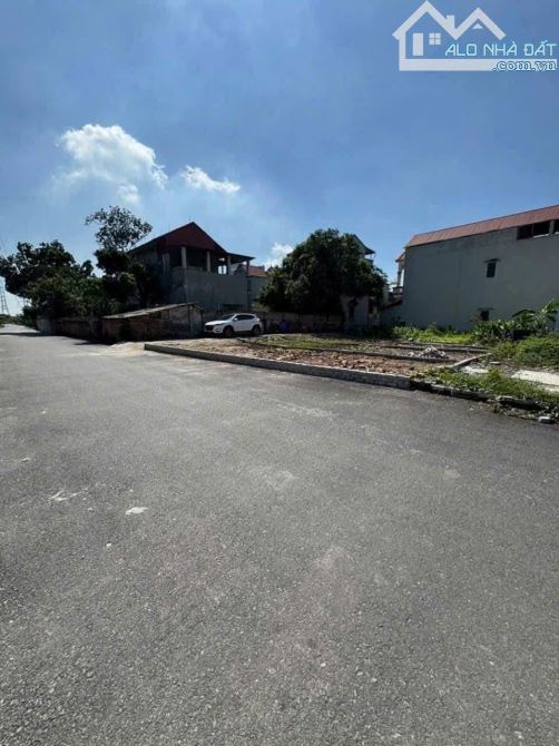 🌿 CHỦ BÁN ĐẤT ĐẸP 142m² – MT 8,3m – Ô TÔ TRÁNH, VÀO NHÀ – VĂN GIANG, GẦN ECOPARK - 2