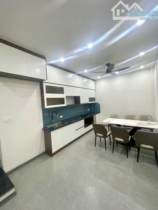 NGỌC THỤY_LONG BIÊN - 4 Tầng dân xây, 10m ra ô tô tránh, 9 Tỷ về ở ngay - 2