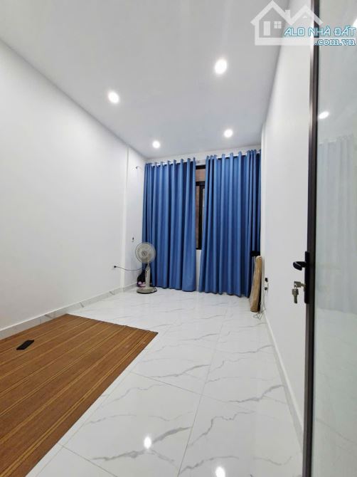 NHÀ ĐẸP Ở NGAY VÀI BƯỚC RA PHỐ, TT QUẬN ĐỐNG ĐA, TIỆN ÍCH BẠT NGÀN Linh Quang 22m, 5T, mt - 2