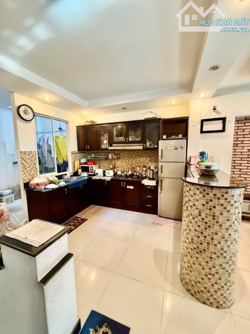 Tân Bình, ngay Bàu Cát_Lạc Long Quân, 4 Tầng đẹp, ngang 5.3m, 82m2, 9.35 Tỷ - 2