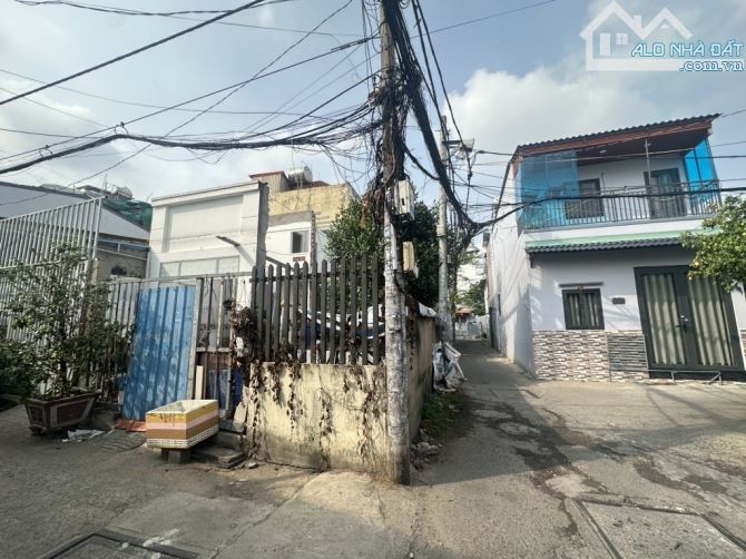 BÁN ĐẤT TẶNG NHÀ – HXH LÔ GÓC 2 MT NGUYỄN THỊ KIỂU, Q.12 - DT 50m2 - CHỈ 3.95 TỶ - 2
