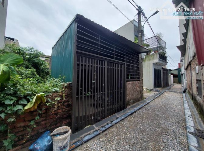 Hàng F0, chủ cần bán, 90m2, mt4.2, nhà C4, xe 4 chỗ, 4.95 tỷ, Bắc Hồng, Đông Anh. - 2
