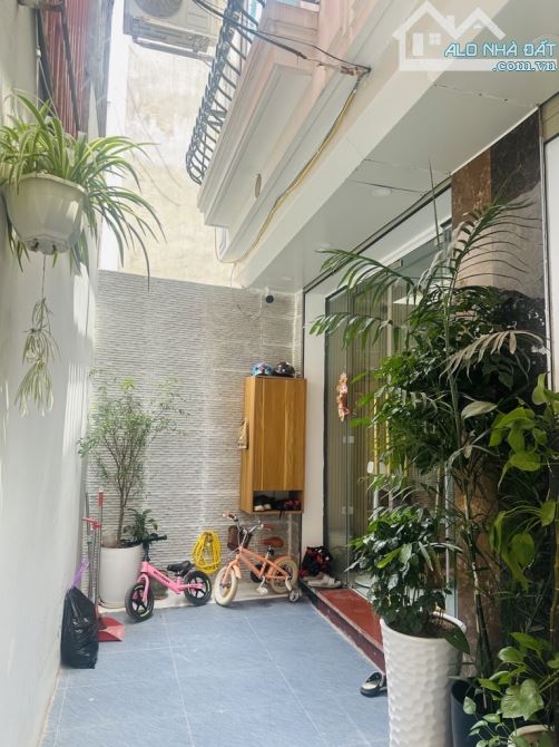 Siêu hiếm! Bán nhà Bạch Mai, ngõ cực nông, 2 thoáng trước sau, tặng full nội thất.