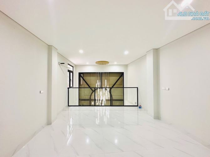 Víp Khâm Thiên oto tránh.38m.6 tầng thang máy.mt 3,6m.giá 18,8 tỷ. - 2