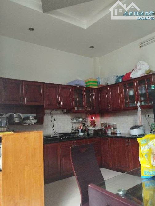 Nhà MT hẻm  Q6 góc 2 mặt thoáng. cách Mặt tiền Bà Hom 1 căn. vị trí mở cửa hàng kinh doanh - 2