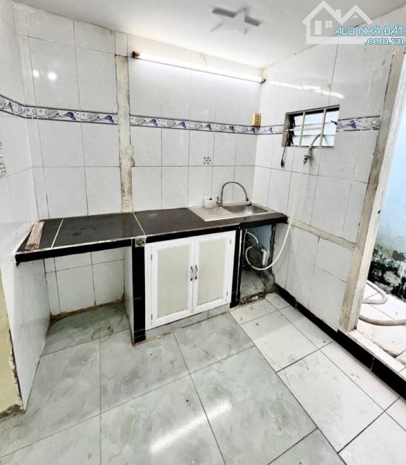 Bán nhà 2 tầng, 26m² (3.2x8) Lê Đình Cẩn, Sát khu VIP Tên Lửa, chỉ 990 triệu - 2