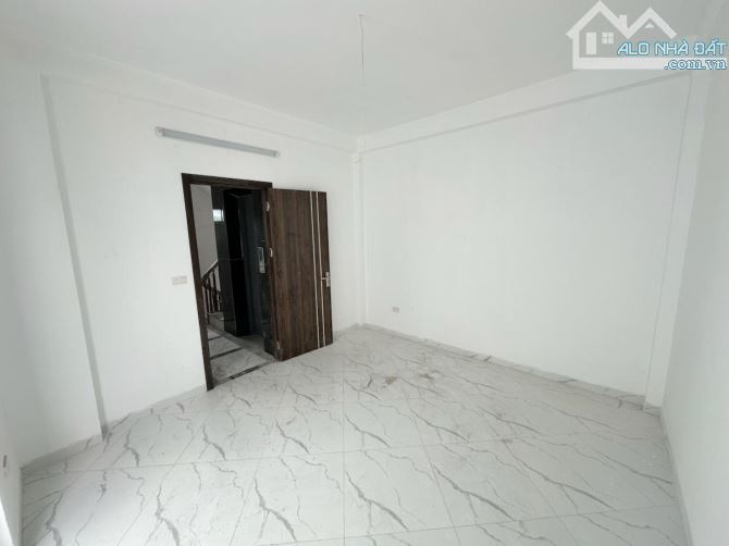 Bán nhà đẹp phố Văn Chương, 30m2, 6 tầng, lô góc, thang máy, ô tô đỗ giá 13.5tỷ - 2