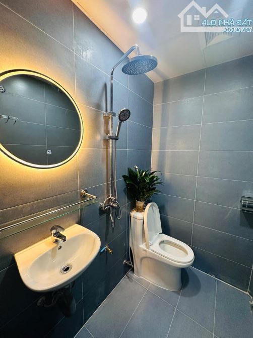 Bán nhà phố Phan Đình Giót, 80m tầng 1, khu phân lô, vf3 đỗ cửa giá 5.25tỷ - 2