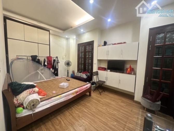 Hiếm nhà  bán. Đội Cấn, Ba Đình, 110m2, 5 tầng, phân lô, ô tô tránh, giá 42 tỷ - 3