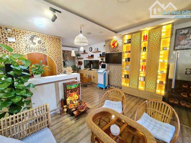 Bán nhà mặt tiền Trần Bình Trọng, 6 tầng có thang máy - 3