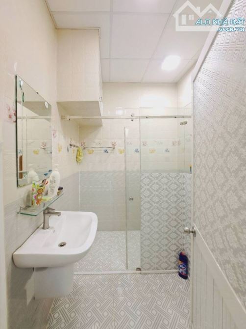 Bán nhà Bà Hom Quận 6, 73m2 (4.7x13m, nở hậu 7m), 2 tầng, 3PN, SHR, giá 5.2 tỷ - 3