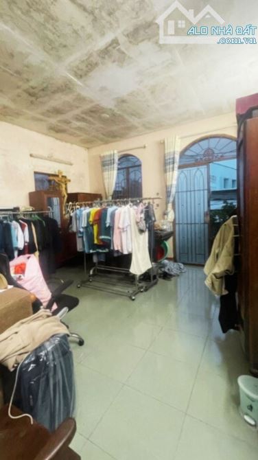 🏠 BÁN NHÀ PHẠM THẾ HIỂN, P.7, Q.8 - NGANG 10M, TÁCH 2 LÔ ĐƯỢC - 7.X TỶ. - 3