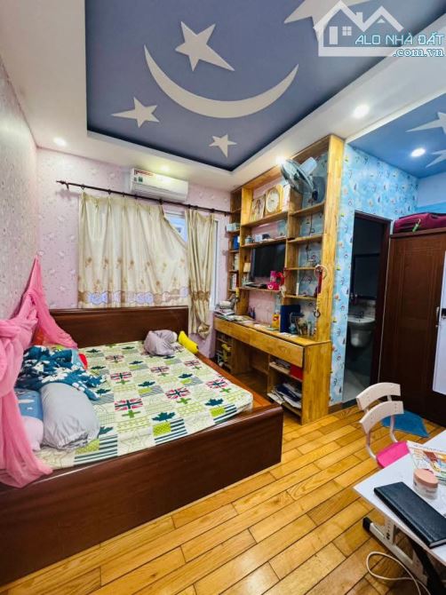 GẤP BÁN NHÀ  MẶT TIỀN KINH DOANH NGAY KHU TÊN LỬA-NGANG 4,5M,3 TẦNG 68M2(4.5×15),Chỉ 7.8 t - 3