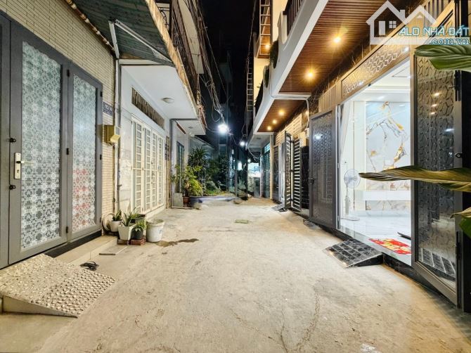 GÒ VẤP - PHẠM VĂN CHIÊU - NHÀ MỚI 2 TẦNG, HẺM XE HƠI ĐẬU CỬA - CÁCH MẶT TIỀN 10M, TẶNG FUL - 3