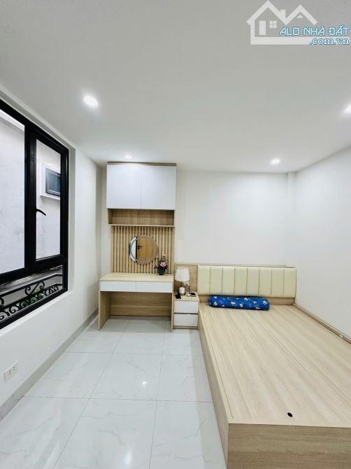 🎉TRUNG TÂM CẦU GIẤY-DIỆN TÍCH 28/32M-5 TẦNG GẦN PHỐ GẦN Ô TÔ-BA GÁC TẬN CỬA-NHÀ ĐẸP DÂN X - 3