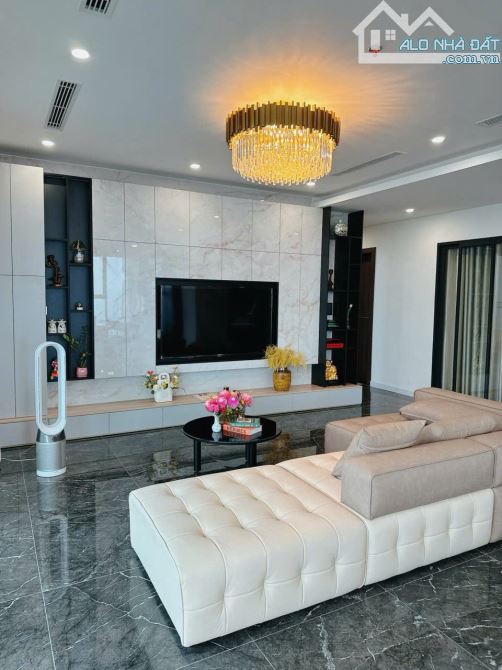Chủ cần bán gấp căn 141m2, giá 15,5 tỷ bao phí, Sunshine Golden Rive, 3 ngủ 2 vs, Full nội - 3