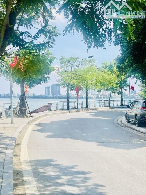 NHỎ XINH - GIỮA TT Q . BA  ĐÌNH - CẦU GIẤY - TÂY HỒ-GẦN PHỐ- NGÕ NÔNG - NGẬP TRÀN TIỆN ÍC - 3