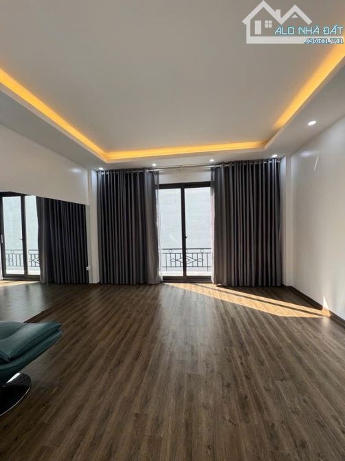 Bán nhà Kim đồng  , ngõ thông , ô tô vào , thang máy , kinh doanh, dt 68m x 6T x 18,8 Tỷ - 3