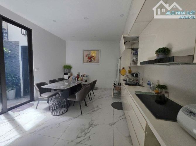 Bán biệt thự liền kề Hồng Tiến Bồ Đề 120m mặt tiền 6 m full nội thất - 3