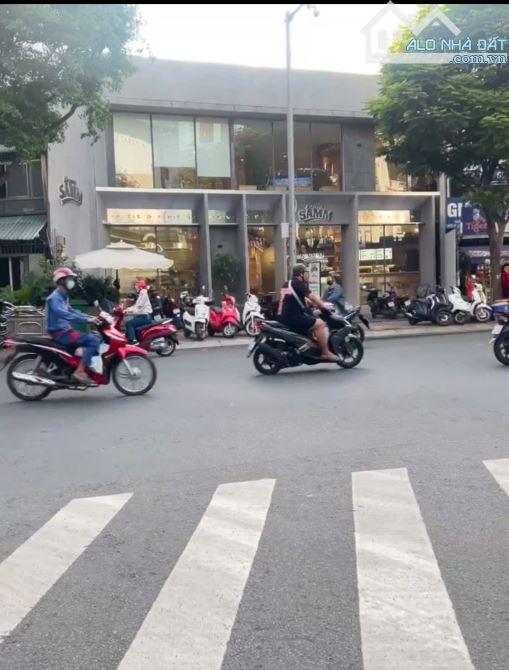 SIÊU PHẨM NGANG 10M TRUNG TÂM Q3 GIÁ SIÊU RẺ ,THU NHẬP 180TR/THÁNG ,BÁN NHANH - 3