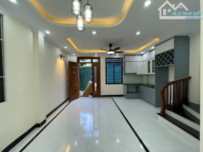 NHÀ ĐẸP CHÚC SƠN, Ô TÔ ĐỖ CỬA, 4Tx32m2 , CÁCH QL6A, KĐT LỘC NINH 500M. GIÁ 3.05 TỶ - 3