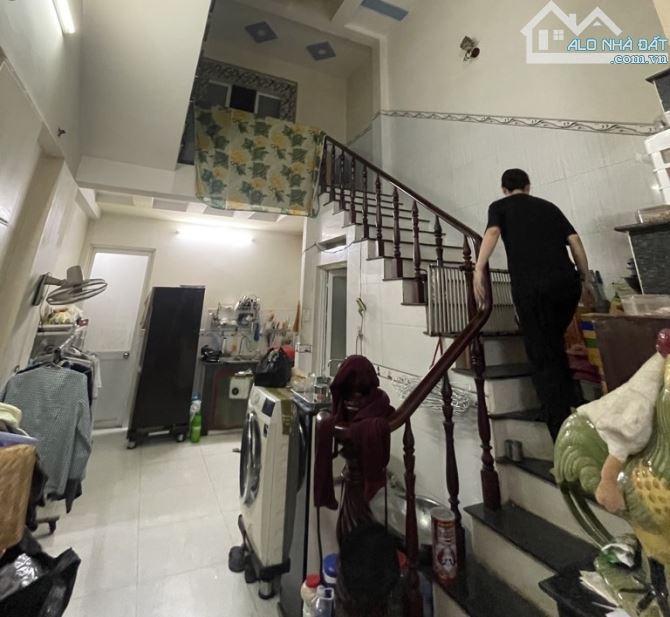 Bán nhà 3 tầng 68m² (4x17), hẻm xe tải Lê Đình Cẩn, Ngay Chiến Lược, chỉ hơn 3 tỷ - 3