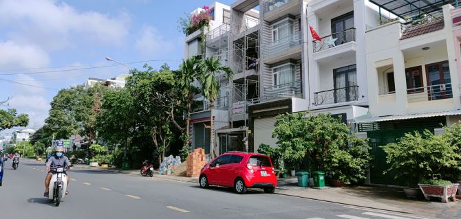 BÁN NHÀ MẶT TIỀN TÊN LỬA 90M2 5 TẦNG MỚI TINH GIÁ HƠN 12 TỶ - 3