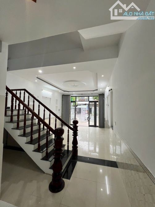 Bán nhà 3 tầng MT Nguyễn Nhàn Cẩm Lệ - 3