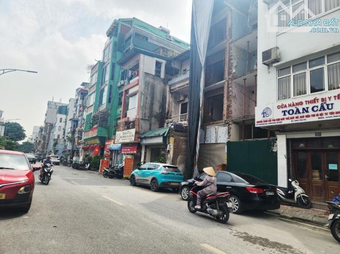 Bán Nhà 2 Tầng Phương Mai- Đống Đa 43M- Đường Ô Tô Tránh, Vỉa Hè 1.5M - Giá 14.5 Tỷ(TL) - 3