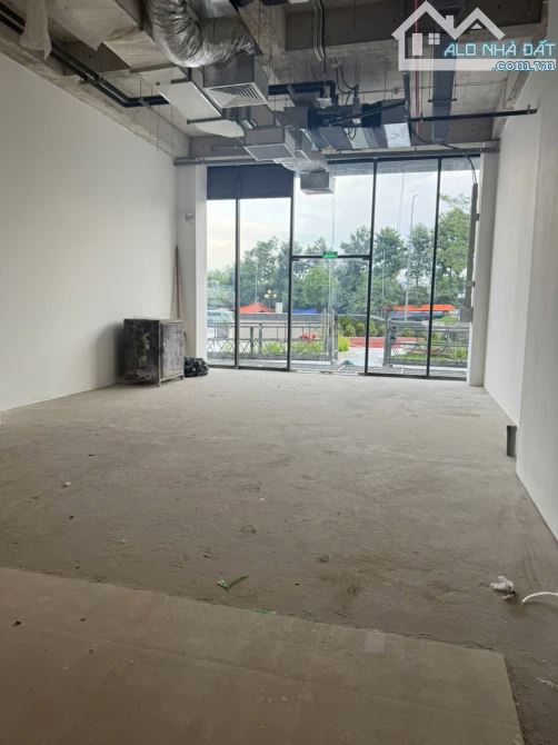 Cho thuê shophouse tầng 1 Goldmark city Rox tower 73 m2, giá 33 usd/m2 - 3