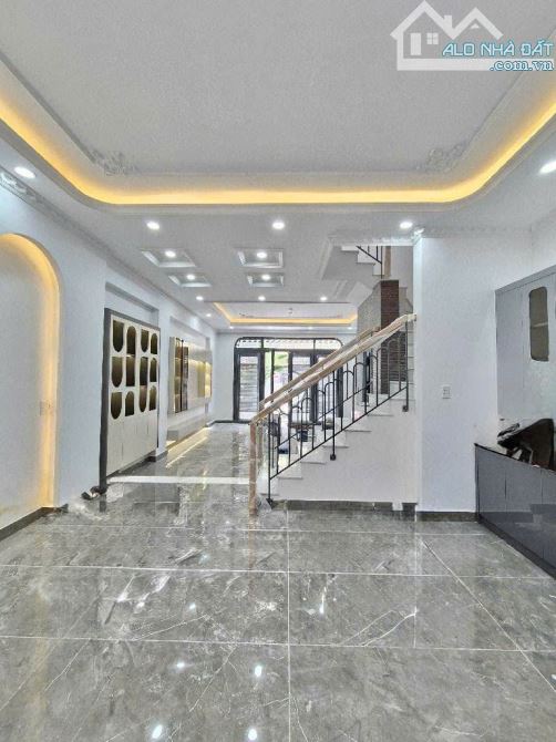 NHÀ MỚI VÀO Ở NGAY. TĂNG TOAN BỘ NỘI THẤT.52M2, 3 TẦNG SỔ VUÔNG.6,9 TỶ. Kết cấu 1 trệt,1 l - 3
