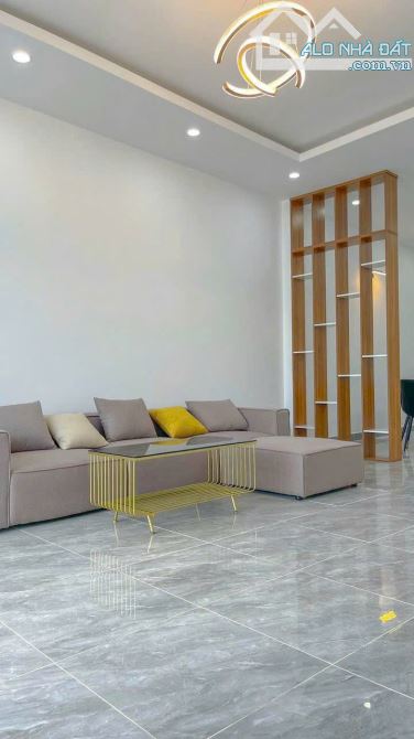 Mái ấm nhỏ xinh, phù hợp cho các gia đình trẻ muốn an cư đây ạ - 3