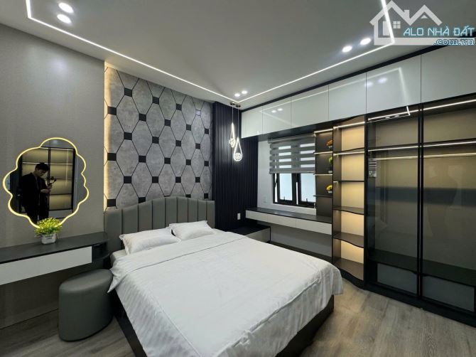Kẹt Tiền Cần Bán Nhanh Căn Nhà 1 Trệt 2 Lầu Ngay Trung Tâm Tp TDM - Bình Dương - 3