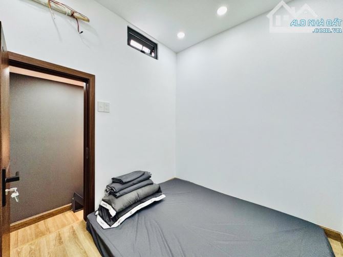 Nhà 3 tầng 60m2 hai mặt hẻm xe hơi 5m nở hậu đường Nguyễn Văn Công Phường 3 Gò Vấp - 3