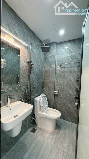 -  Bán nhà Lạc Long Quân, 10m ô tô, sát phố, 48m2, 9.5 tỷ. - 3