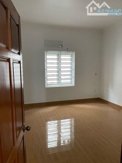 🏠 *Cho Thuê Nhà Mặt Đường Nhánh Quán Nam* - 3