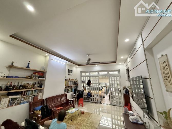 MẶT TIỀN ĐƯỜNG D2 - QUẬN 9 - 115M2 - 13 TỶ - 3