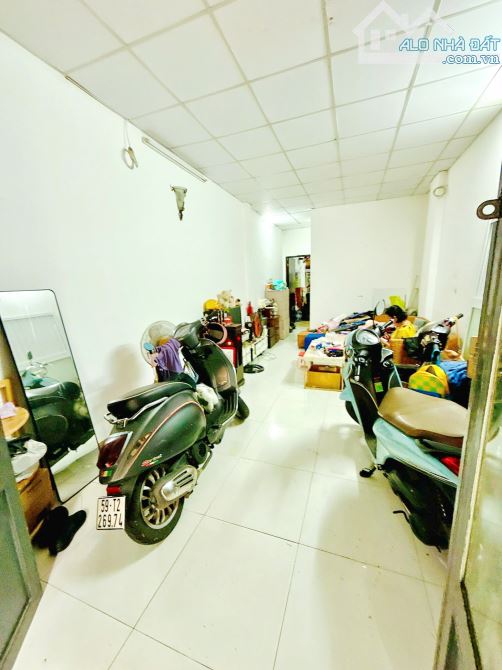 Bán nhà 2 mặt hẻm gần MT đường Phạm Thế Hiển P.Chánh Hưng Quận 8 - 3